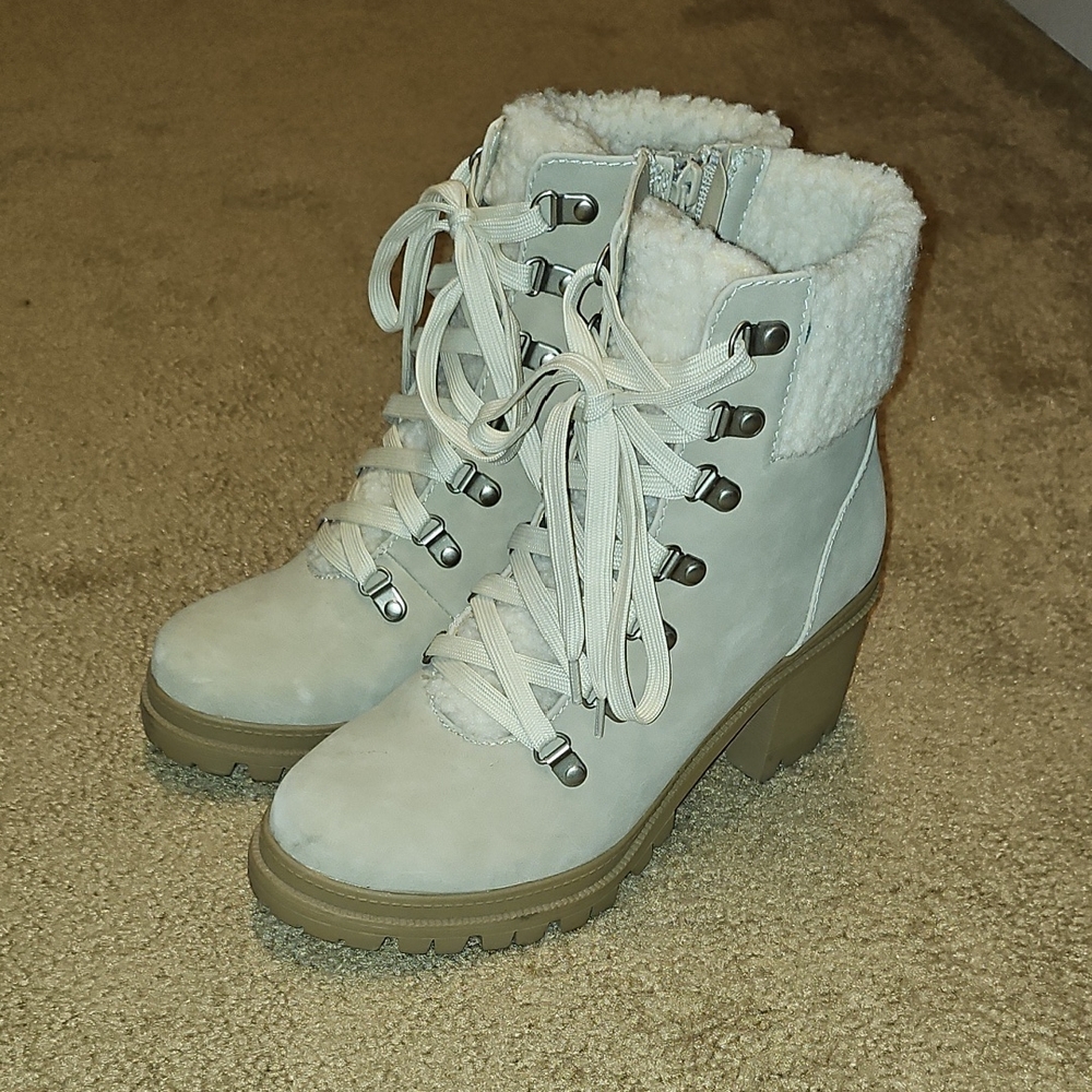Soda Women's Lace-Up Boots in Cream